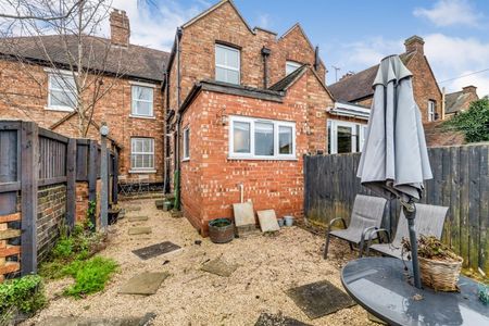2 BED House To rent - Photo 2