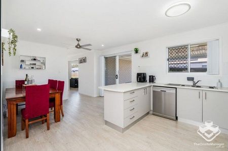 3 Bed 2 Bath 2 Car with Solar - Photo 4