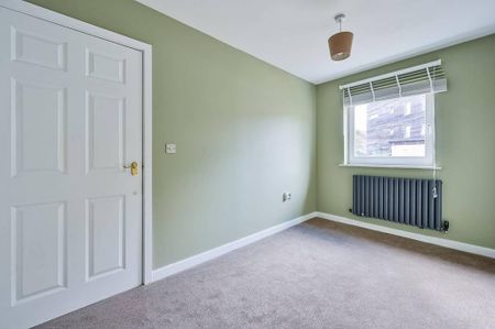 4 bedroom terraced house to rent - Photo 2