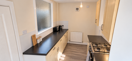 2 bedroom end of terrace house to rent - Photo 4