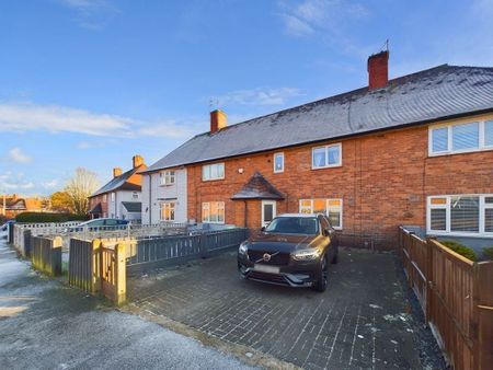 4 Bed Terraced House, Skipton Circus, NG3 - Photo 2