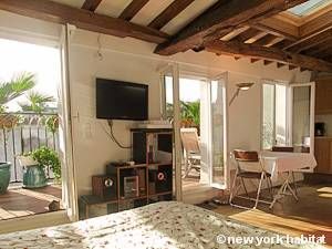 Logement à Paris, Location meublée - Photo 5