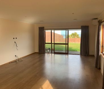 58 Cypress Drive, Maungaraki - Photo 5