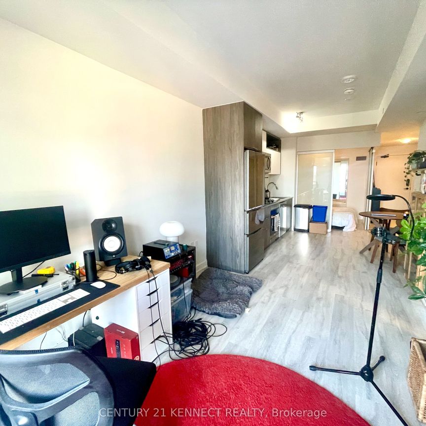 70 Princess Street #807E - Photo 1