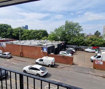 3 bedroom maisonette to rent - Photo 2