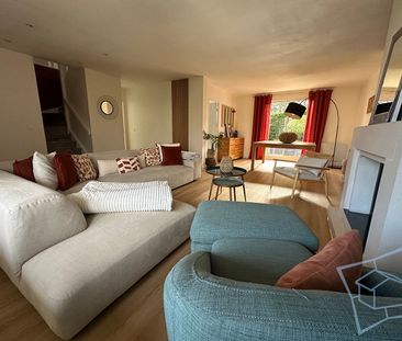 MAISON VOISINS LE BRETONNEUX - 8 pièce(s) - 161.6 m2 - Photo 1