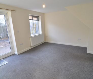 3 bed Town House - To Let - Photo 1