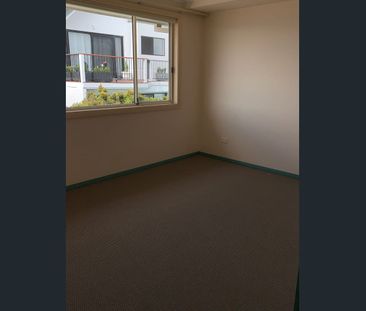 JETTY TOWNHOUSE WITH OCEAN VIEWS - Photo 6