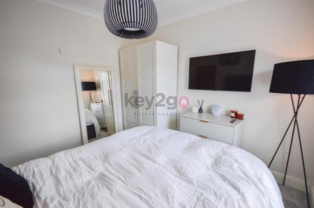 2 bedroom end of terrace house to rent - Photo 4