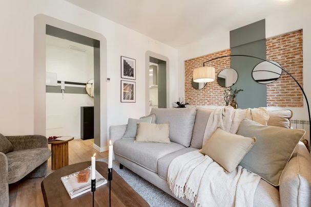 Calle del Castillo, Madrid, Community of Madrid 28010 - Photo 1