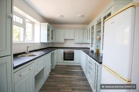 3 bedroom end of terrace house to rent - Photo 3