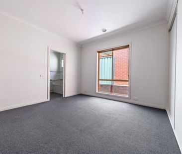 3/32 Race Street, Flora Hill - Photo 2