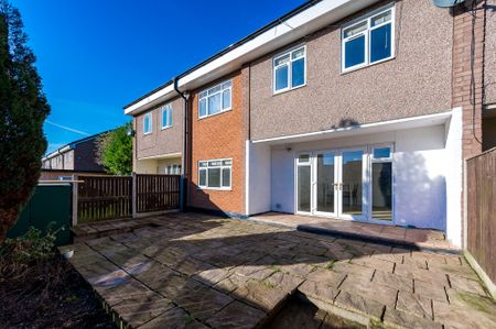 4 bed mid-terraced house to rent in Norbury Close, Manchester, M40 - Photo 3