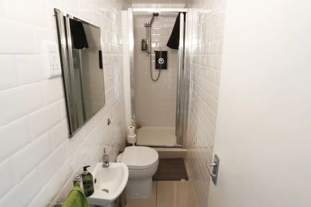 Burley House – Room 2 - Photo 4