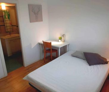 Calle de Rafael Fernández Hijicos, Madrid, Community of Madrid 28038 - Photo 6