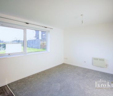 1 bedroom ground floor flat to rent - Photo 6