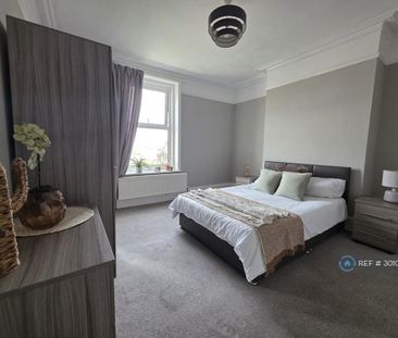1 bedroom in a house share to rent - Photo 2