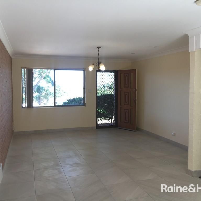Townhouse in Town!! - Photo 1