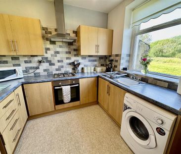 2 bedroom terraced house to rent - Photo 4