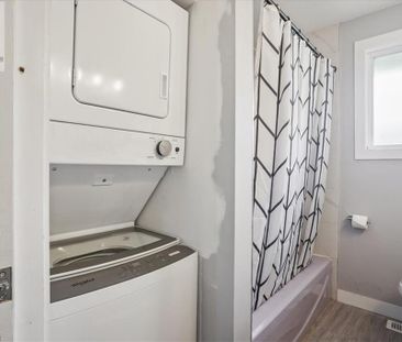 1 ROBROY Court Unit# UPPER UNIT, Brantford, Ontario, N3R3E2 - Photo 1