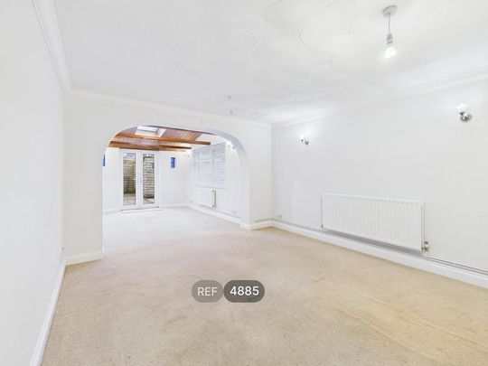 3 bedroom terraced house to rent - Photo 1