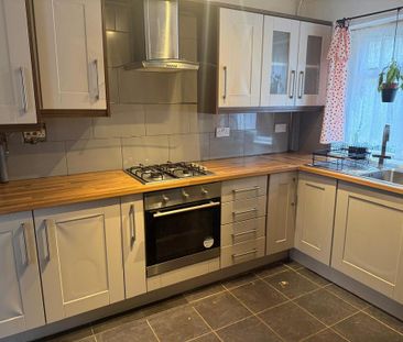 3 bedroom terraced house to rent - Photo 5