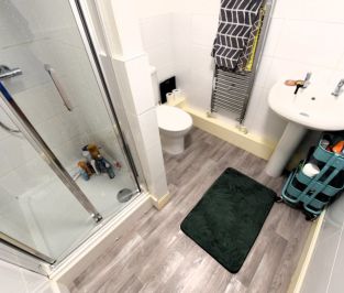 2 bedroom Flat in Flat 6, Leeds - Photo 4