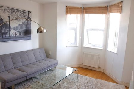 1 Bed Maisonette, Fortescue Road, SW19 - Photo 2