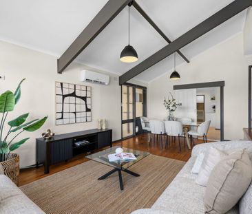 Perfectly positioned family home in Flagstaff Hill - Photo 2