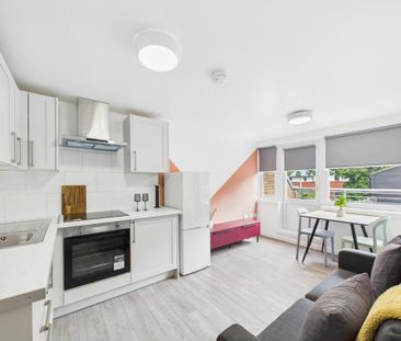 1 bedroom in a house share to rent - Photo 1