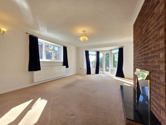 3 Bed Bungalow - Photo 1