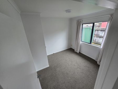 Cozy unit living - Photo 4