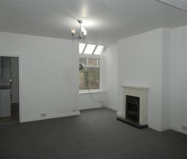 3 bedroom terraced house to rent - Photo 6