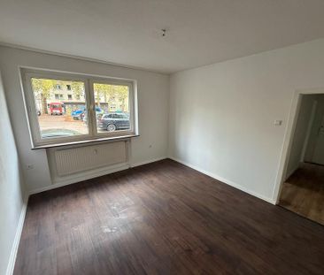 Renovierte 2,5 Zimmer EG Wohnung mit Terasse und Privatem Garten - Photo 1