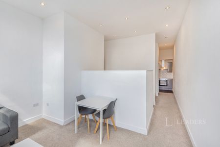 studio to rent Vicar Lane, Bradford, West Yorkshire, BD1 - Photo 3