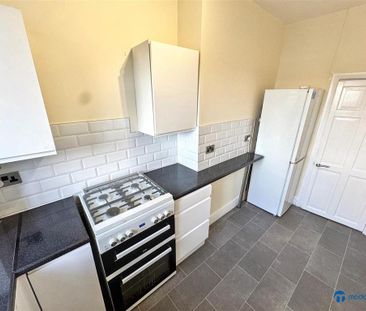 3 bedroom flat to rent - Photo 6