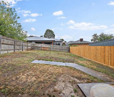 12 Larnook Crescent, Mooroolbark - Photo 5
