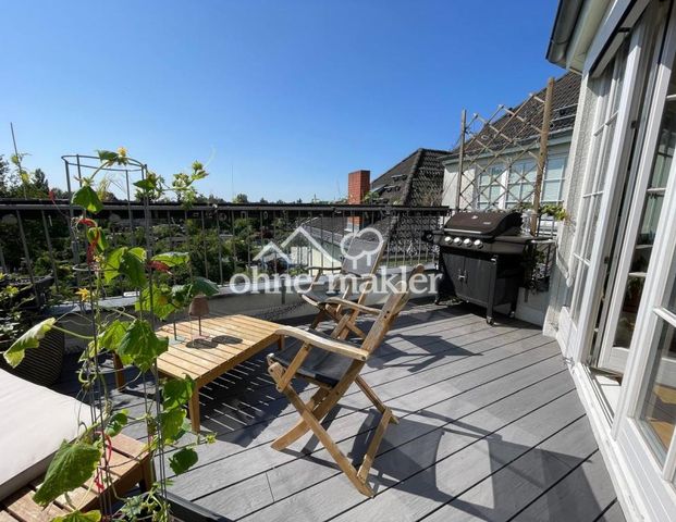 Dachgeschosswohnung mit Dachterrasse und Loggia - Foto 1