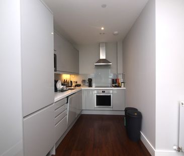 1 Bed Flat, Morello House, E14 - Photo 6