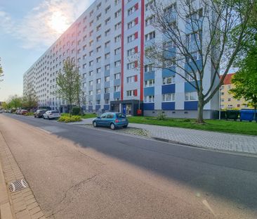 Viele Einkaufsmöglichkeiten und die Straßenbahn in der Nähe... - Photo 5