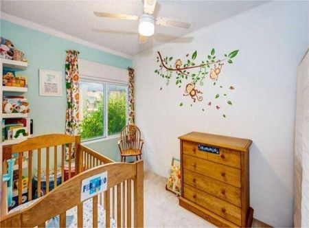 Modern Apartment in Prime Location - Photo 4