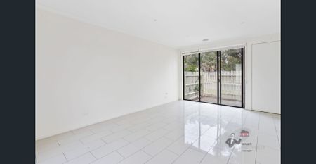 Modern 2 Bedroom Townhouse in Bundoora! - Photo 2