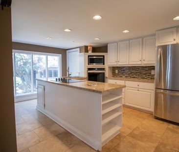 Beautiful 2-Bedroom Detached Home for Rent in Niagara Falls! - Photo 6