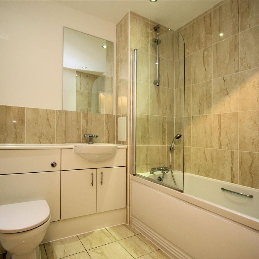 Guildford Road, Woking, Surrey, GU22 7RN - Photo 1