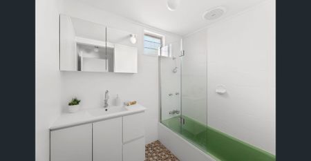 57 Pearson Street, Kangaroo Point, Qld 4169 - Photo 2