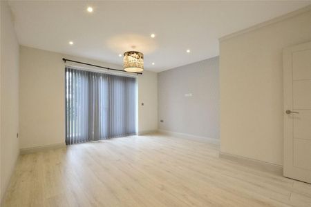 2 bedroom end of terrace house to rent - Photo 2