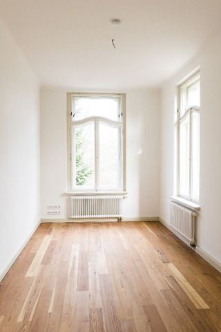 Stilvoll wohnen in Gohlis: Luxus- 4 Zimmer Gründerzeitwohnung mit Terrasse und historischem Ofen - Photo 2