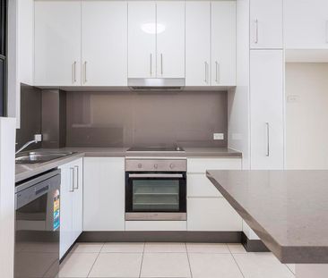 Executive Terrace Home in Prime Robina Location - Photo 6