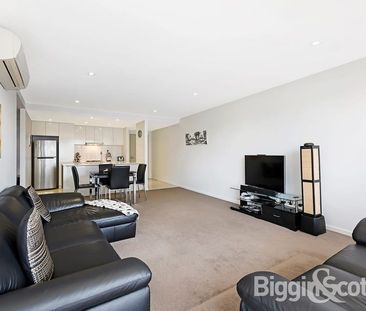 MODERN & PERFECTLY SITUATED! - Photo 3