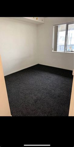 Spacious 2BR Otahuhu Apartment - Photo 3